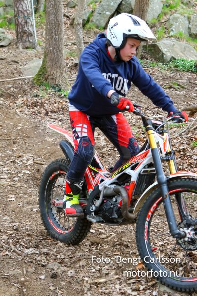 Preload previous image